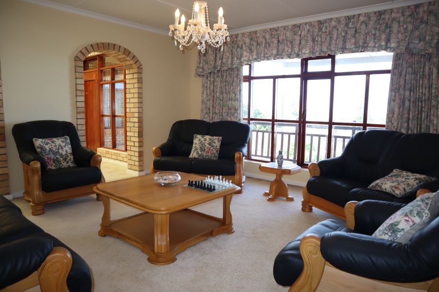 5 Bedroom Property for Sale in Wavecrest Eastern Cape